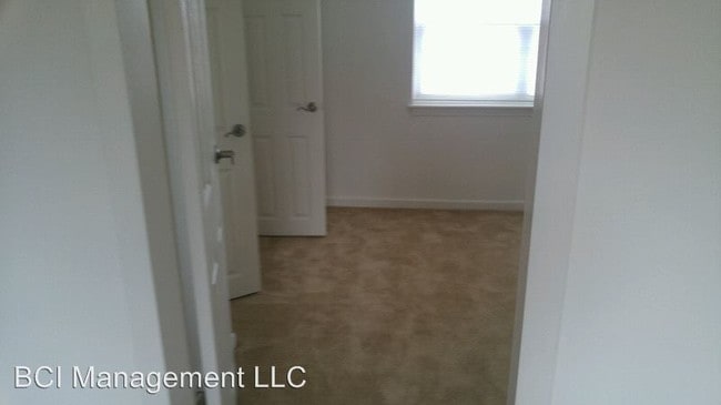 Building Photo - 2125 Cameron Dr