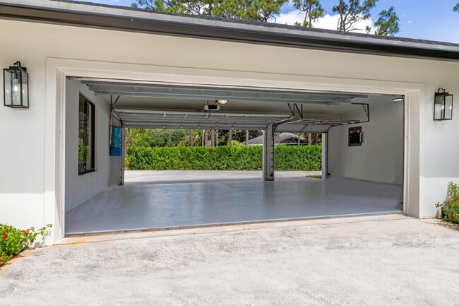 Building Photo - 13453 Doubletree Trail