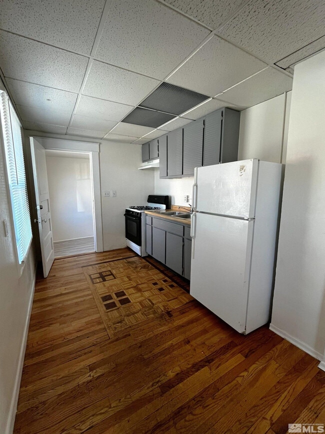 Building Photo - 40 Caliente St