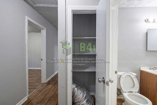 Building Photo - 1313 Ridgeview Dr