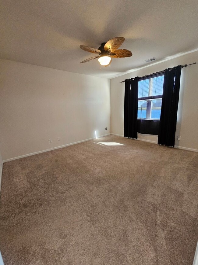 Building Photo - Long Term Rental - 3 Bed, 2 Bath in Bells ...