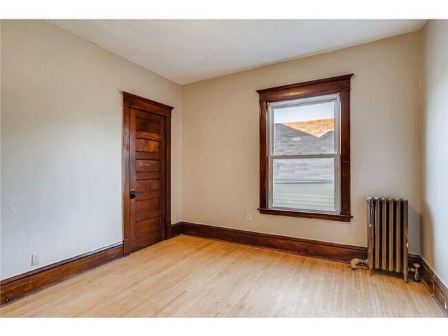 Building Photo - 1414 Golden Valley Rd