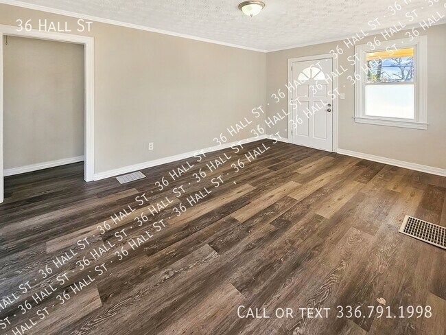 Building Photo - 36 Hall St