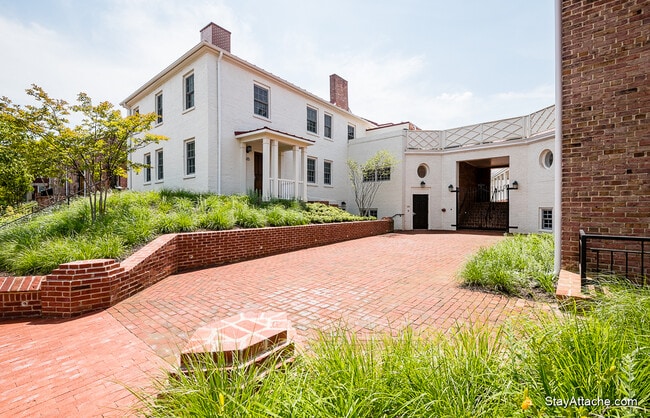 Building Photo - 615 D Street SE, Washington, DC 20003