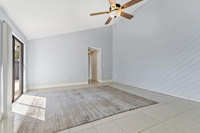 Building Photo - 1801 S US Hwy 1