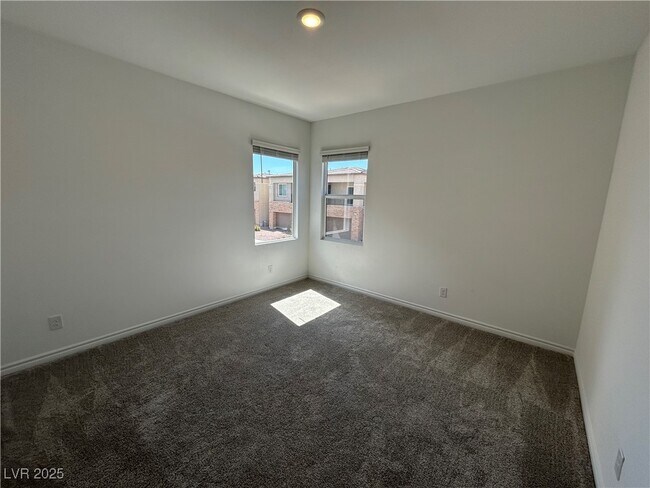 Building Photo - 326 Owens Peak Dr
