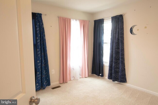Building Photo - 4100 Bolton Ct