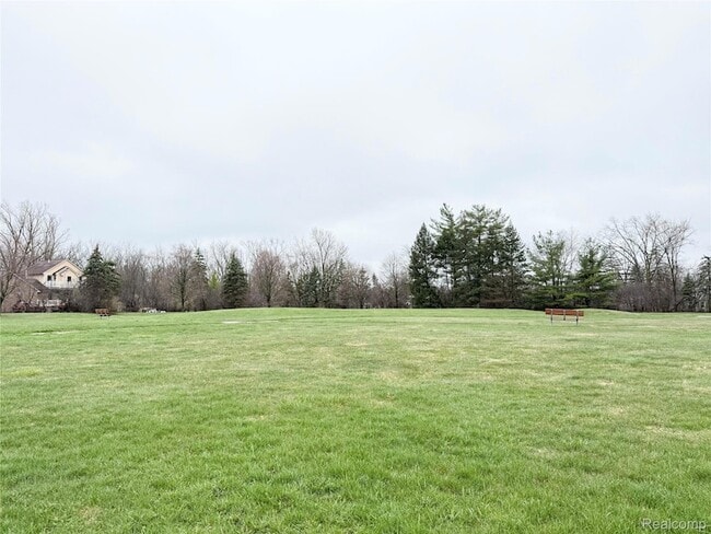 Building Photo - 29419 Glen Oaks Blvd E