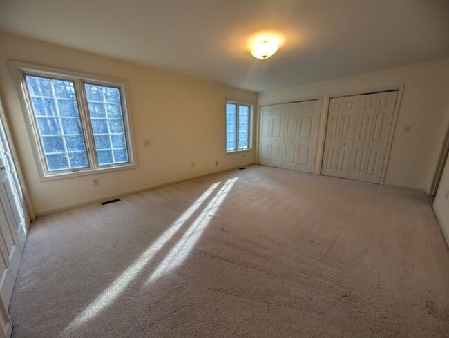 Building Photo - 8522 Croaker Rd