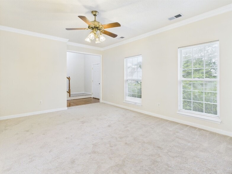 Building Photo - 3900 Orchard Glen Dr