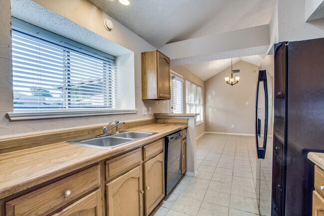 Building Photo - 3 Bedroom in Coppell - Large Trees and Fenced Yard
