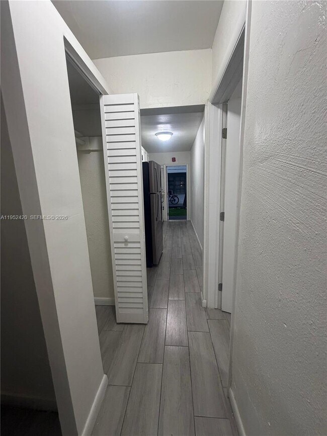 Building Photo - 1317 NW 2nd Ave