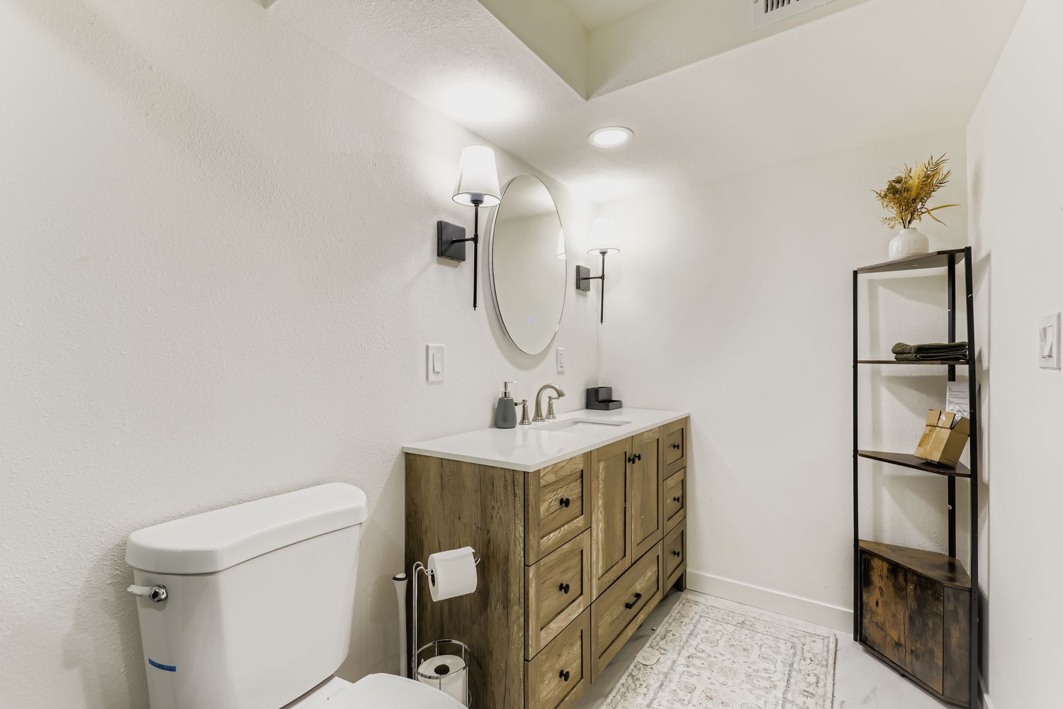 Lower Level Ensuite Bathroom - 3540 Newport St