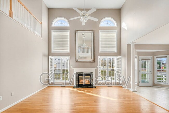 Building Photo - 9 Gallery Rd