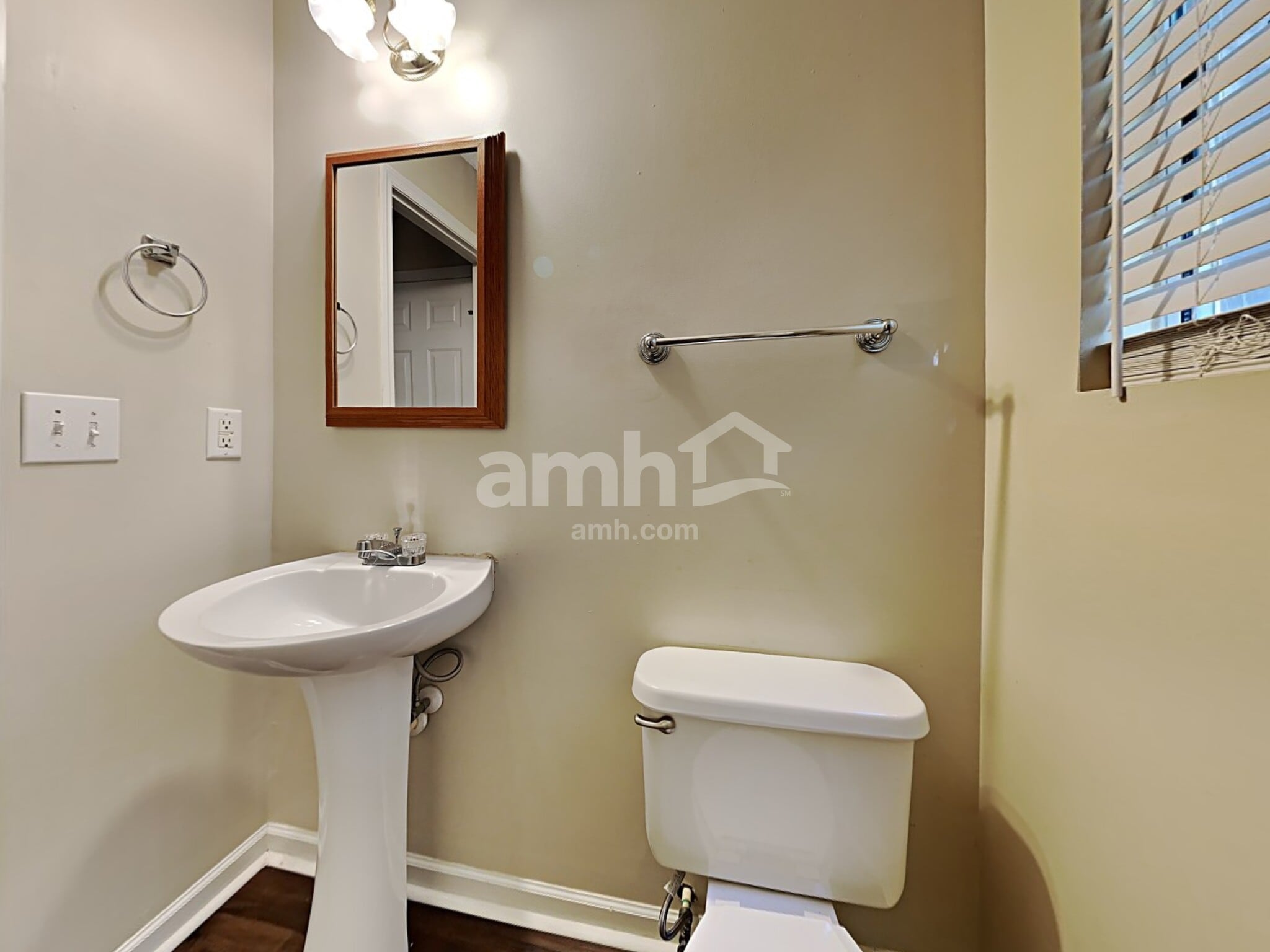 Building Photo - 126 Apache Dr