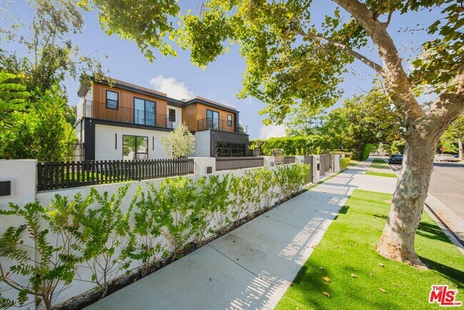 Building Photo - 5141 Varna Ave