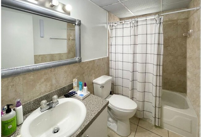 Building Photo - 1130 W 37th St