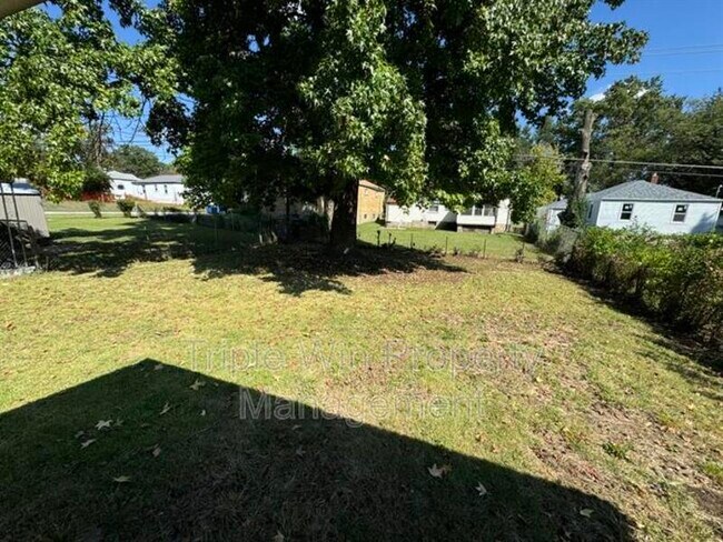 Building Photo - 7417 Pleaseway Dr