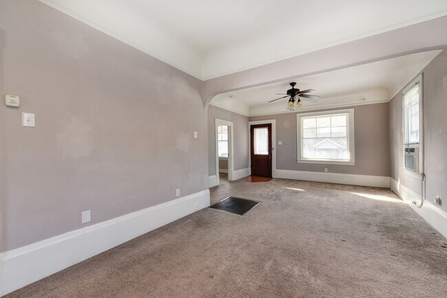 Building Photo - 3837 Y St