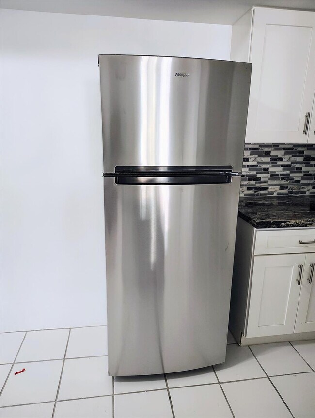 Building Photo - 5590 NW 61st St