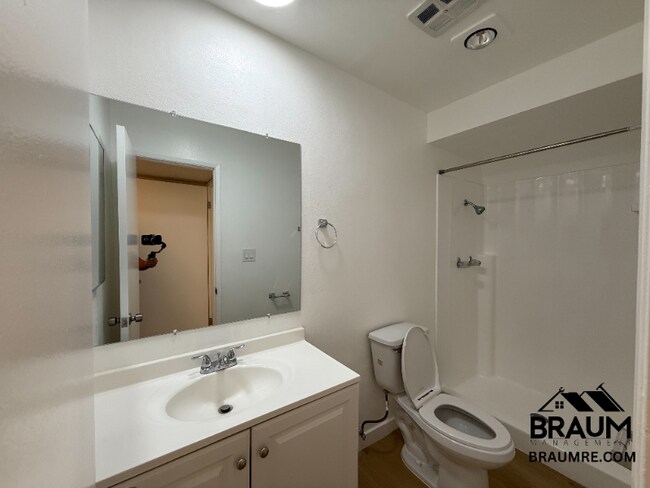 Building Photo - 5461 Kester Ave