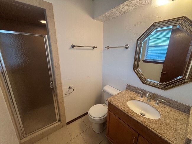 Building Photo - Beautiful 3 Bed 2 Bath Home in Yukon