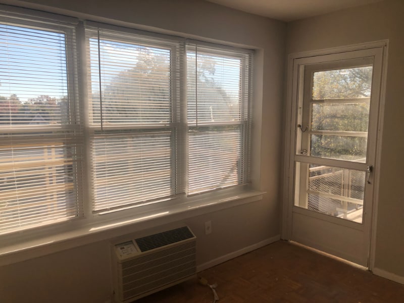 Building Photo - 147 Main St