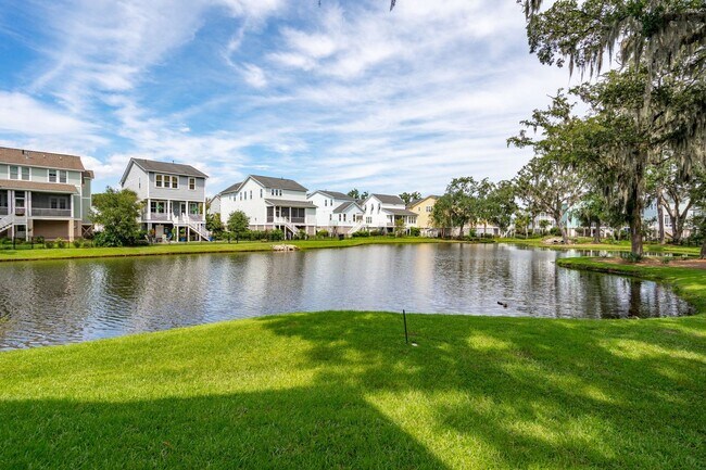 Building Photo - Waterfront Living in Stone view – 3BR Home...