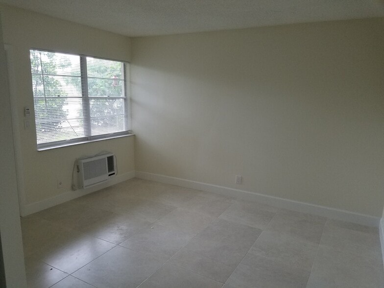 Building Photo - 801 S Federal Hwy