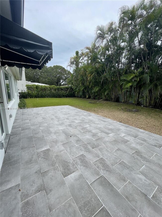 Building Photo - 936 S Alhambra Cir