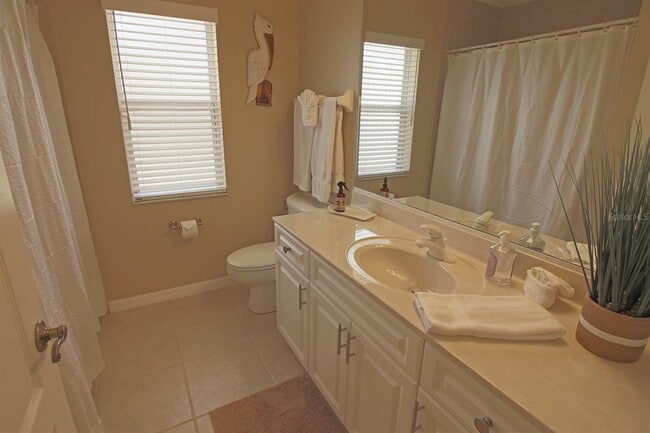 Building Photo - 811 Rotonda Cir