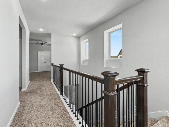 Building Photo - Modern New Braunfels Home with Flexible Upstairs Living Spaces