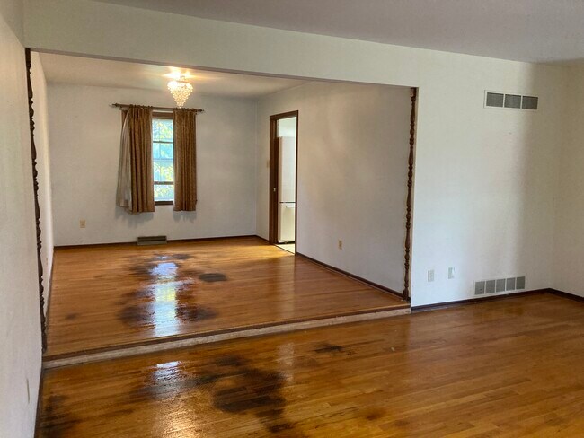 Building Photo - 2408 Park Ave