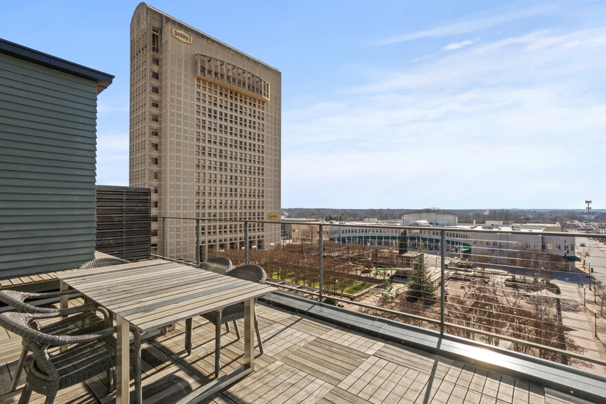 Building Photo - Aug Smith on Main