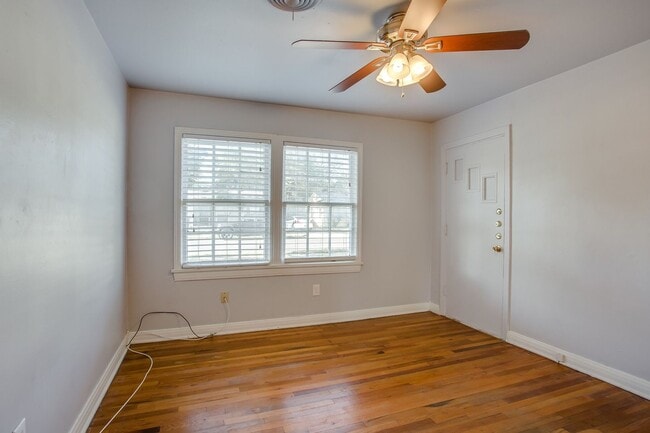 Building Photo - Pre Leasing for fall 2026! 3/2 in Tech Terrace!