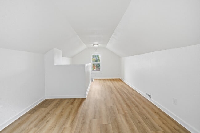 Building Photo - 1547 E Atherton Rd