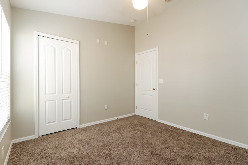 Building Photo - 402 Maple Pointe Dr