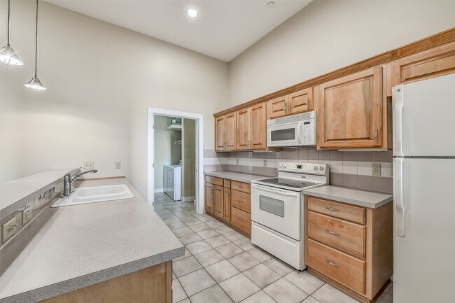 Building Photo - 2309 Harborside Dr