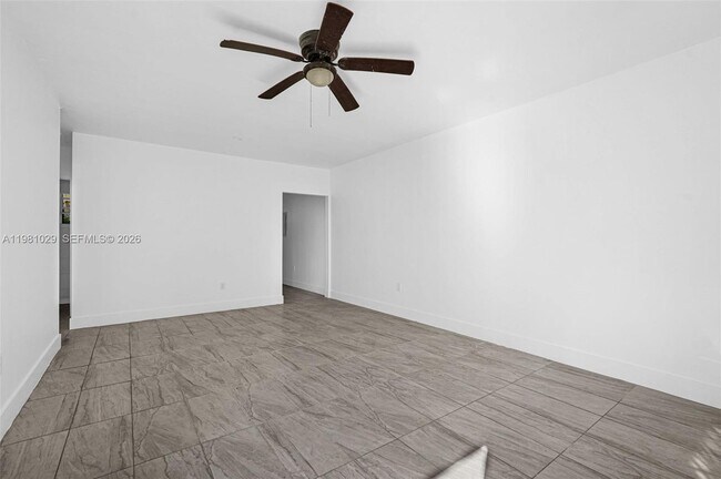 Building Photo - 14600 NE 14th Ave