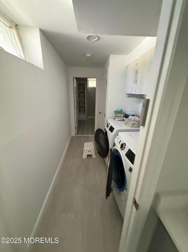 Building Photo - 445 Slocum Pl