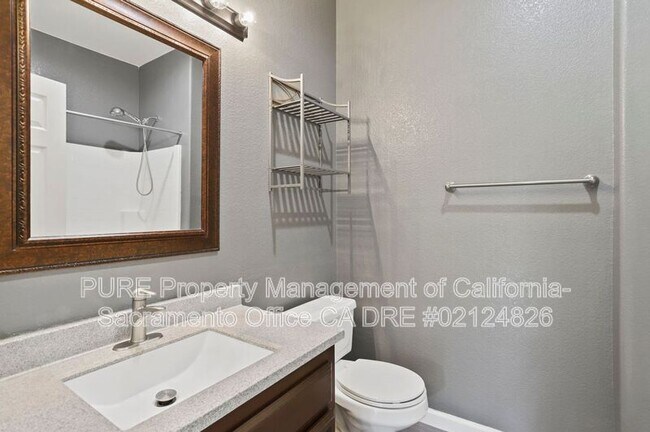 Building Photo - 1518 Sandmark Dr