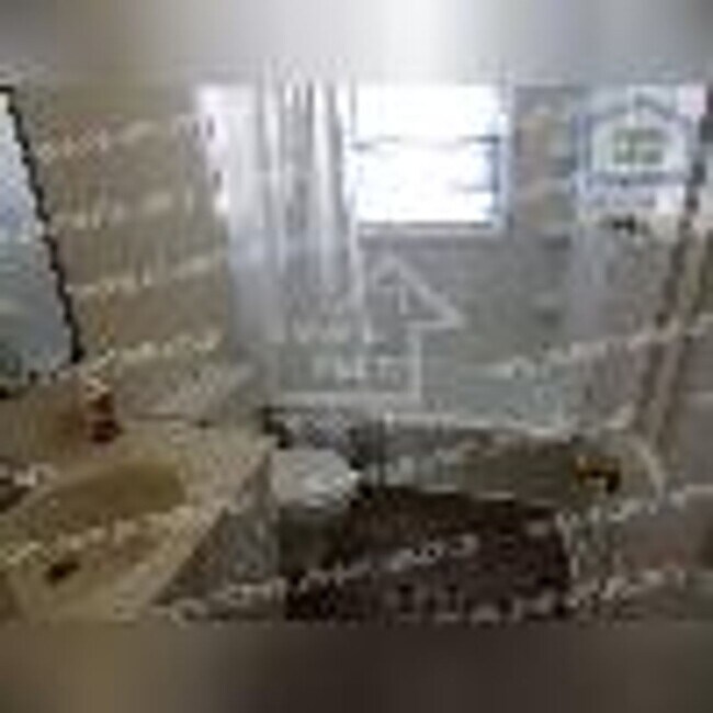 Building Photo - 758 Forest Cir