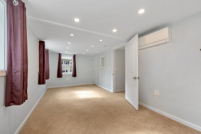 Building Photo - 19 Winthrop Ave