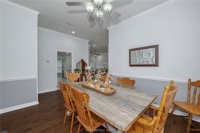 Building Photo - 2905 Aztec Ct