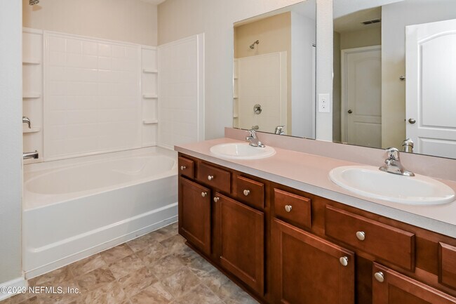 Building Photo - 65089 Lagoon Forest Dr