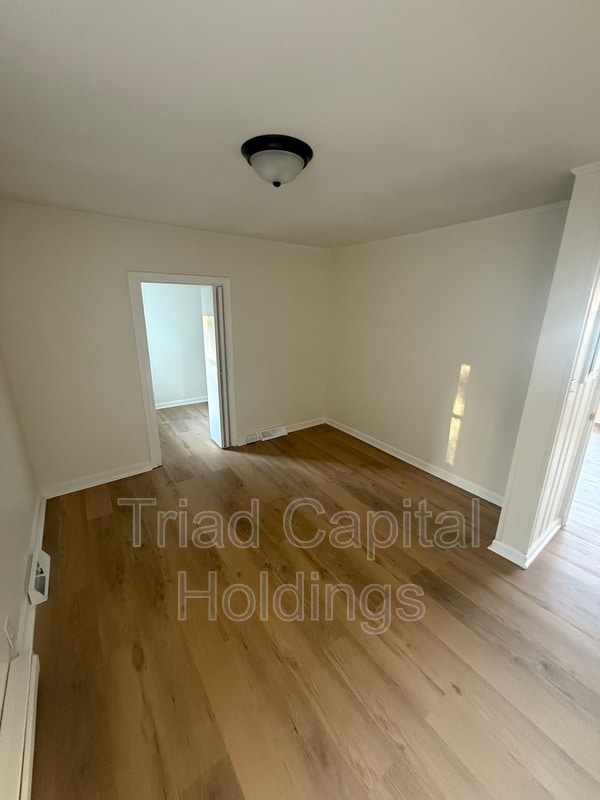 Building Photo - 832 E Brookline St