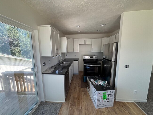 Building Photo - Available now! Brand New 3 Bedroom 2 Bath ...