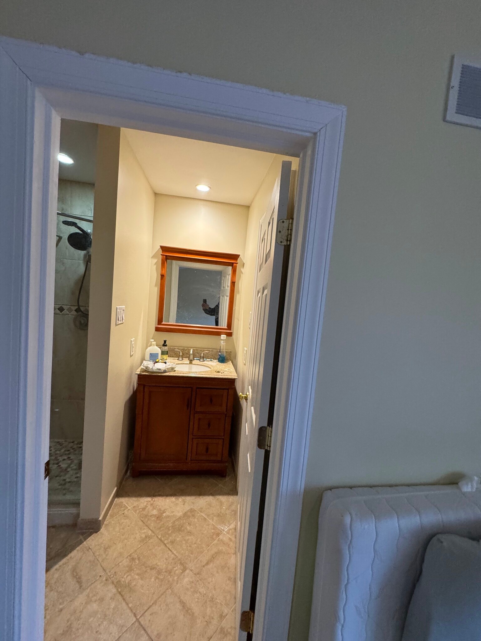 Building Photo - 700 Evergreen Ct