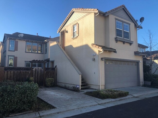 Building Photo - Gorgeous 4 Bed/3 Bath Mountain House Home ...