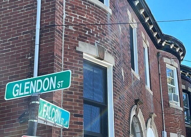 Building Photo - 196 Falcon St